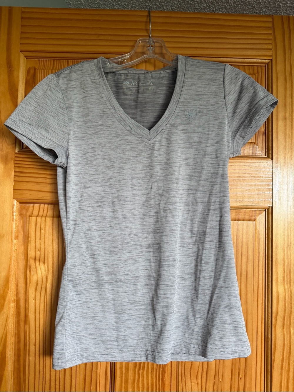 Ariat Women's Heather prrformance Light Gray Tee